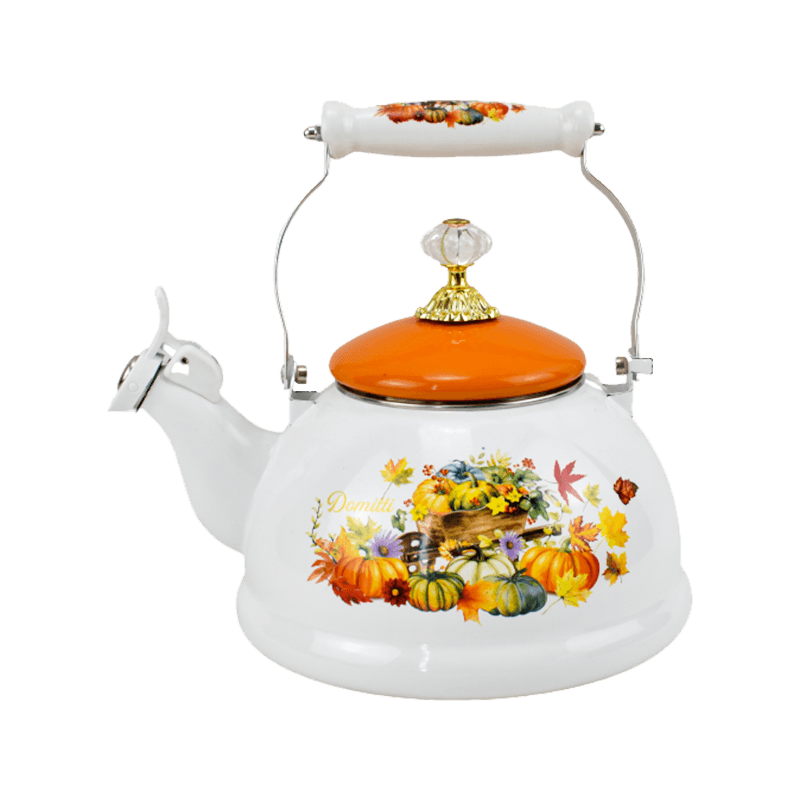 Keittiön viheltävä teekäkymä vedenkeitin